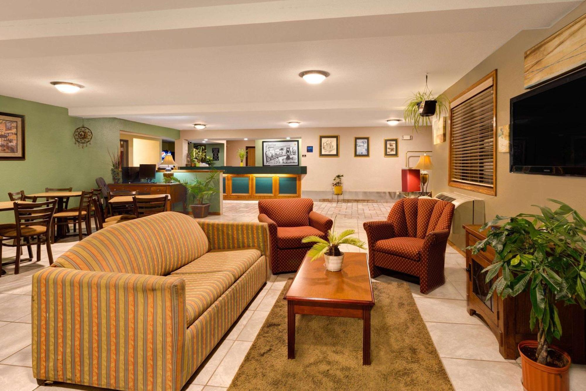 Super 8 By Wyndham Lynchburg Va Hotel Luaran gambar