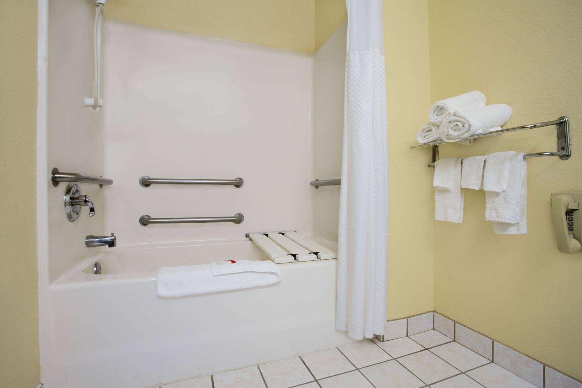 Super 8 By Wyndham Lynchburg Va Hotel Luaran gambar